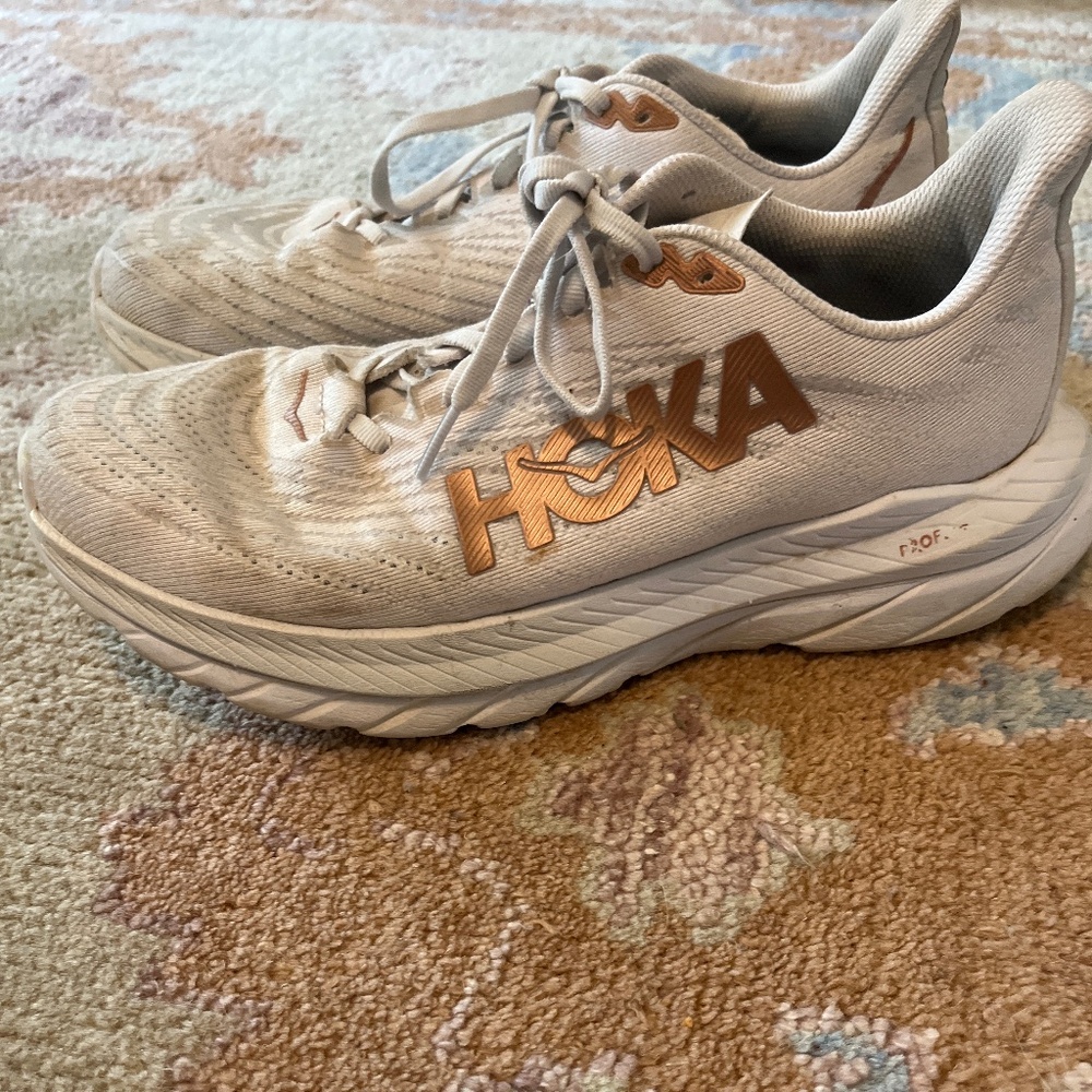 Women’s size 9 Mach 5 Hokas